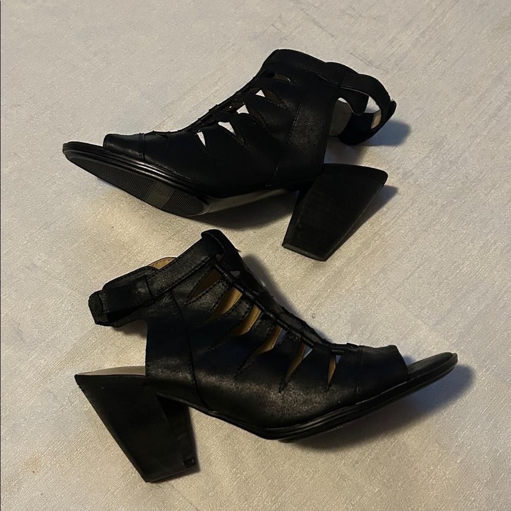 Naturalizer Black Strappy Sandal Heels - Picture 6 of 7